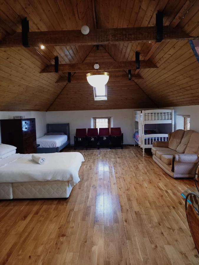 Гостевой дом Mount Pleasant Country House Лукан Экстерьер фото