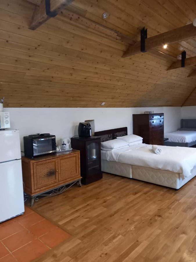 Гостевой дом Mount Pleasant Country House Лукан Экстерьер фото